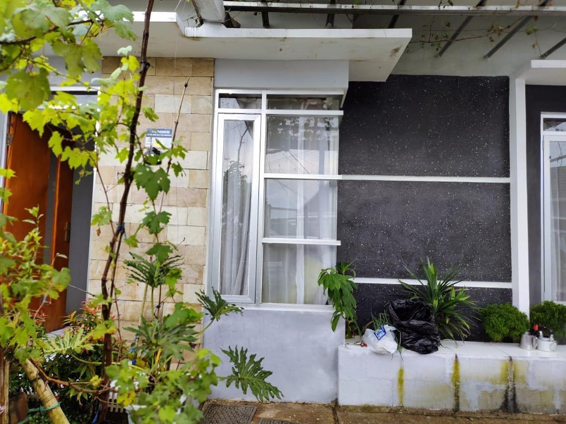 Homestay Srikandi Garut Εξωτερικό φωτογραφία